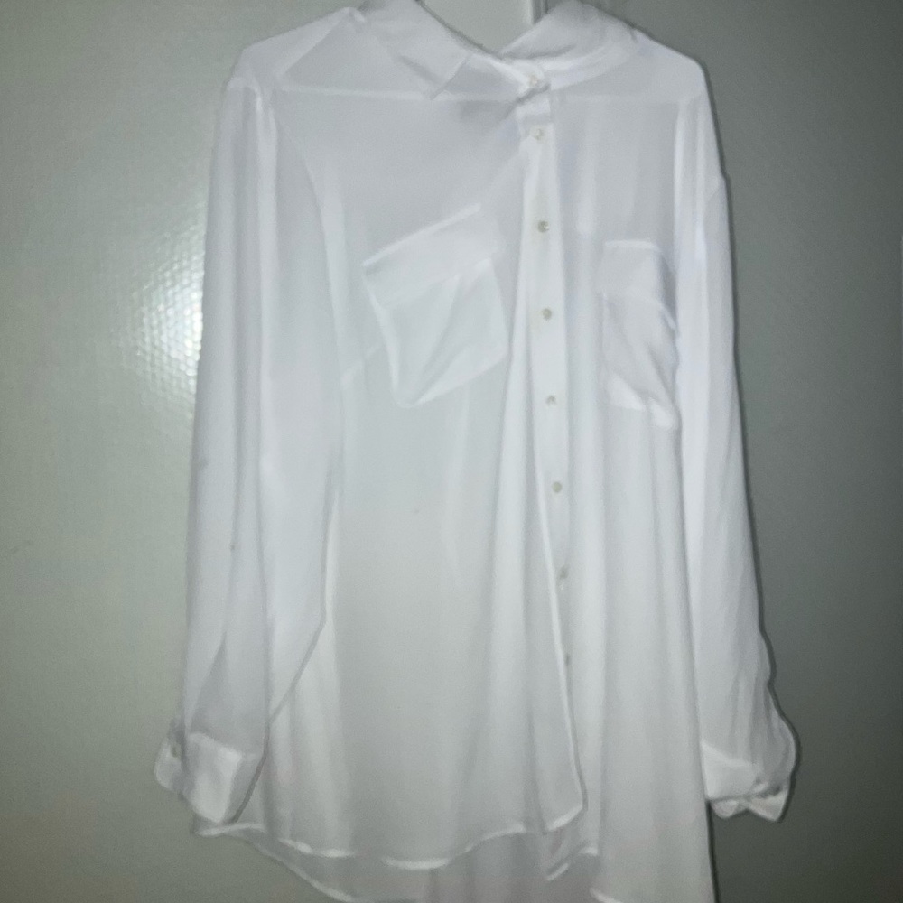 Women’s white button up shirt